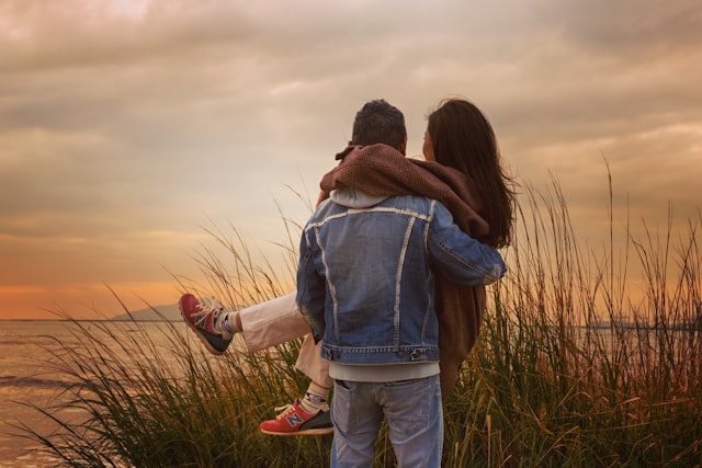 Verliefd koppel op strand